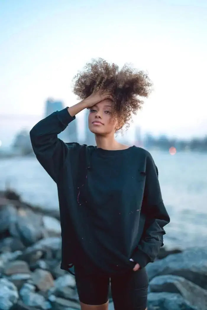 LOOKING GOOD Painted Sweatshirt - Rebelle Theory